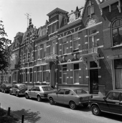 1982-1268 Gezicht in de Avenue Concordia met de nummers 63 tot met 67.