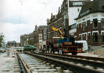 1982-2152 De aanleg van de vrije trambaan voor lijn 1 in de Tweede Middellandstraat, vanaf de Heemraadssingel.