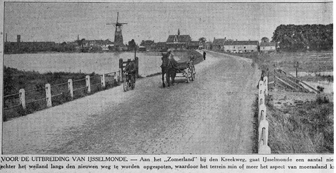 1982-2492 Het Zomerland gebied bij de Kreekweg in IJsselmonde wordt opgespoten voor de aanleg van de wijk en nieuwe ...
