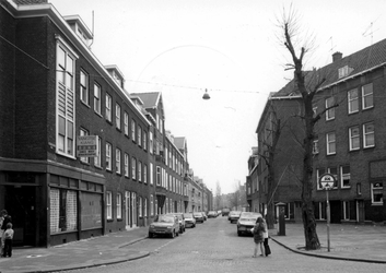 1983-1840 Gezicht in de Bellamystraat vanaf de Van Lennepstraat