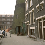 1983-3100 Schans met molenstomp van Het Vertrouwen op de hoek van de 3e Schansstraat.