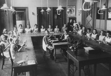 1984-3207 School voor vrouwenarbeid aan de Boezemdwarsstraat.