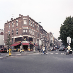 1985-1806 De Bergselaan, gezien vanaf de hoek met de Rodenrijsestraat.