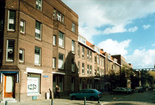 1985-2107 Gezicht op de Essenburgstraat, gezien vanaf de Middenhoefstraat.