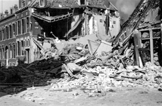 1985-535 Gezicht in de door het Duitse bombardement van 14 mei 1940 getroffen Willebrordusstraat bij het ...