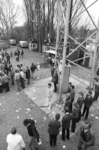 1986-1118 Politiebewaking bij de toegang van de voetbalcompetitiewedstrijd tussen Excelsior en Feyenoord op het terrein ...