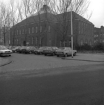 1986-490 Kuipersstraat gezien vanaf de Hudsonstraat, toegang voormalige gemeentebibliotheek en Openbare ...
