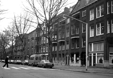 1986-998 Gezicht op de Graaf Florisstraat, gezien vanaf de Witte van Haemstedestraat.