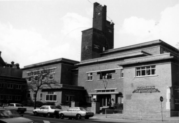1988-1240 Gezicht op de Citycollege Sint Franciscus (voormalige HBS) aan de Beukelsdijk.