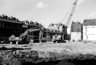 1988-1246 Josephstraat tijdens het bouwrijp maken van de grond na sloop huizen, gezien vanuit de Nieuwe Binnenweg.