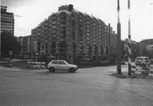 1988-2183,-2184 Hoek Westblaak (rechts) - Schiedamsedijk (links), gezien vanaf het Churchillplein.Van boven naar ...