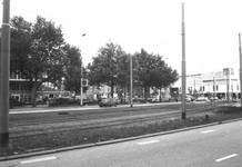 1988-2200 De Coolsingel en op de achtergrond de kruising met de Blaak, Churchillplein en Schiedamsedijk met het ...
