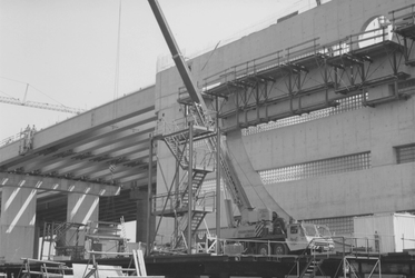 1989-3051 Werkzaamheden aan de Van Brienenoordbrug over de Nieuwe Maas.De bouw van de tweede brug.