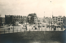 1989-3303 Gezicht op de door het geallieerde bombardement van 31 maart 1943 getroffen Marconiplein. Gezien vanuit het ...