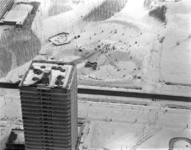 1989-4640 Overzicht van het besneeuwde Albert Schweitzerplantsoen in de wijk Ommoord. Opname tijdens een autoloze zondag.