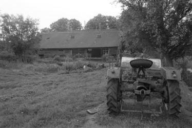 1991-1009 De boerderij van schaapsherder Hallensleben aan de Nesserdijk 368.