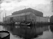 1992-4642-30 Gezicht op het fabrieksterrein van Blankenheym & Nolet distilleerderij, likeurstokerij. Bij expeditie en ...