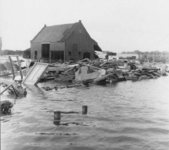 1993-682 Een combinatie van zeer zware storm en springvloed veroorzaakt een watersnoodramp in Zeeland en delen van ...