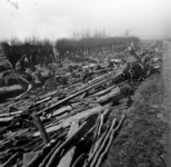 1993-735 Een combinatie van zeer zware storm en springvloed veroorzaakt een watersnoodramp in Zeeland en delen van ...