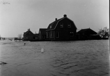 1993-815 Een combinatie van zeer zware storm en springvloed veroorzaakt een watersnoodramp in Zeeland en delen van ...