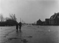 1993-816 Een combinatie van zeer zware storm en springvloed veroorzaakt een watersnoodramp in Zeeland en delen van ...