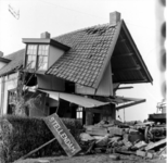 1993-897 Een combinatie van zeer zware storm en springvloed veroorzaakt een watersnoodramp in Zeeland en delen van ...