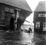 1993-945 Een combinatie van zeer zware storm en springvloed veroorzaakt een watersnoodramp in Zeeland en delen van ...