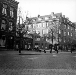 1998-1037 De Paul Krugerstraat met links de Leeuwensteinstraat.