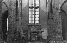 1998-963 Restanten van de Sint-Laurenskerk, als gevolg van het Duitse bombardement van 14 mei 1940. Het interieur van ...