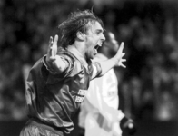 2000-501 7 december 1999Feyenoord wint in het Feyenoord Stadion met 2-0 van Olympique Marseille. Op de foto: Paul ...