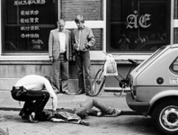 2001-1160 1982Een druggebruiker wordt in de Nicolaas Zasstraat dood aangetroffen.