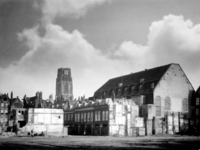 2001-1204 De Rosaliakerk (rechts), schuilkerk sinds 1775, aan de Leeuwenstraat met op de voorgrond de doorbraak voor ...