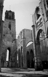 2001-1397-2 Restanten van de Sint-Laurenskerk na het bombardement van 14 mei 1940. Het interieur van de Sint ...