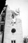 2001-1458 Gezicht op de door het Duitse bombardement van 14 mei 1940 getrofffen zijkant van het stadhuis. Als gevolg ...