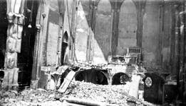 2001-1751 Gezicht in de door het Duitse bombardement van 14 mei 1940 getroffen r.k. kerk van Sint Antonius van Padua ...
