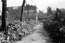 2001-2138 Puinresten na het bombardement van 14 mei 1940. Gezicht op de Boshoek.