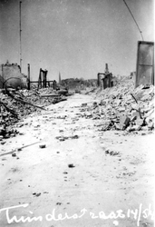2001-2145 Gezicht in de door het Duitse bombardement van 14 mei 1940 getroffen Tuindersstraat . Als gevolg van dit ...
