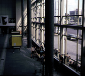 2001-2449 Gezicht in het Centraal Station aan het Stationsplein.