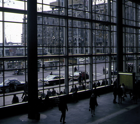 2001-2450 Gezicht in het Centraal Station aan het Stationsplein.