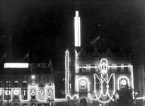 2002-1934 Feestelijke verlichting van gebouwen van het Rotterdams Nieuwsblad aan de Schiekade ter gelegenheid van het ...