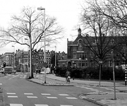 2004-7095 De Heemraadssingel in de richting van de Vierambachtsstraat, in het midden de Burgemeester Meinszlaan, gezien ...