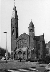 2005-1502 Exterieur van de Bergsingelkerk van de Gereformeerde Kerk aan de Bergsingel.