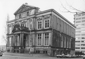 2005-5572 De Korte Hoogstraat met Het Schielandshuis oftewel Historisch Museum, leeg in verband met renovatie.