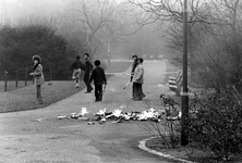 2005-5751 In het Vroesenpark stoken jongeren vuur.