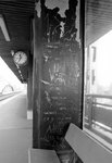 2005-9890 Op het perron van het station Blaak.