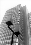 2005-9906 Het kantoorgebouw Coolse Poort op de hoek van de Coolsingel en het Churchillplein en Westblaak. Bij het ...