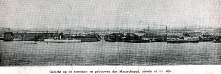 XV-48-01-2,-3 Gezicht vanaf de Nieuwe Maas op het etablissement ( scheepswerf en machinefabriek ) Fijenoord van de ...