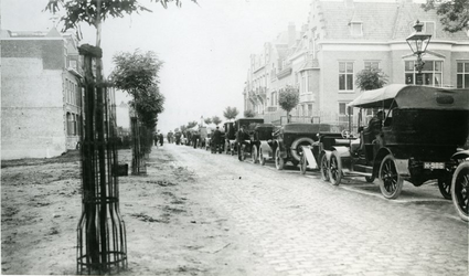 XXXIII-292 Overname van auto's aan de Prinses Julianalaan, de Avenue Concordia en de Nieuwe Veemarkt.