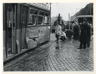1972-35329-7a Botsing tussen een tram en een vrachtauto op de Mariniersweg.