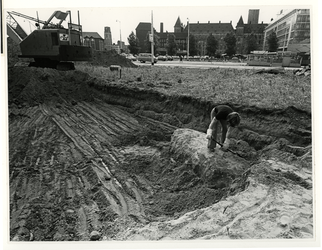 1973-934 De verwijdering van de fundering van de voormalige Hofpleinbrug/Schiebrug ten behoeve van de bouw van het ...